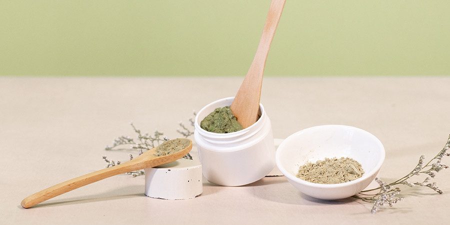 matcha and neem powder in bowls